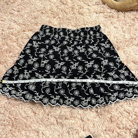 LOFT Floral Embroidered Mini Skirt - Picture 5 of 7